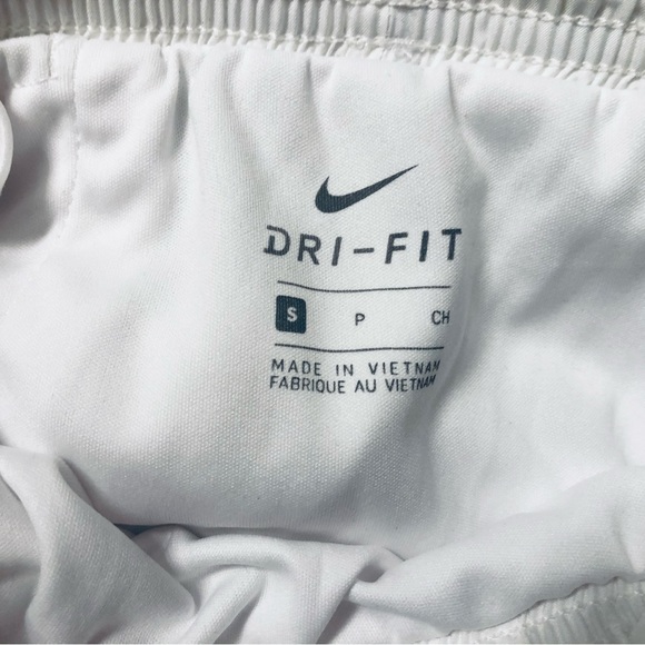 NIKE SHORTS. Girls small. Sz 6/7 NEW - Picture 4 of 4